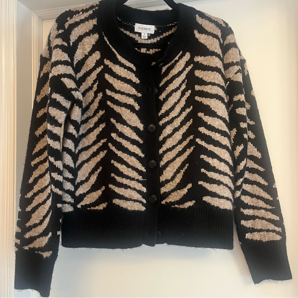 Evereve - Wyatt Cardigan Sweater - black/latte - size S - Picture 6 of 13